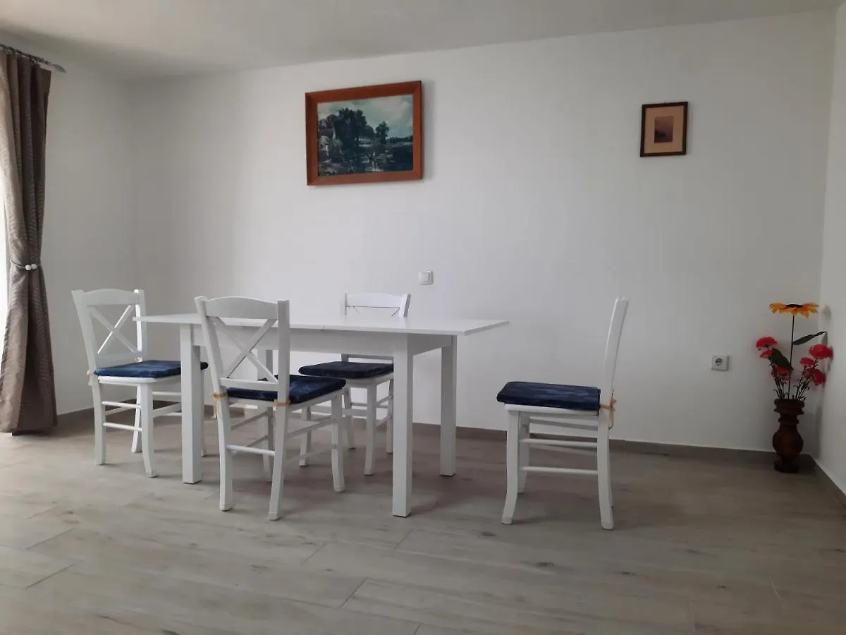 Apartmani Ana-Lora Lopar Lägenhet