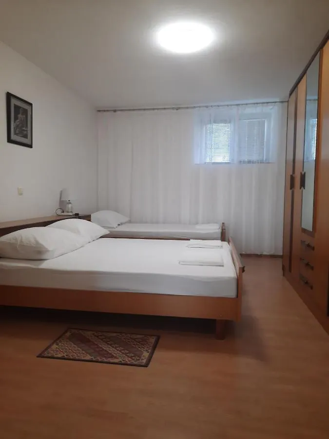 Apartmani Ana-Lora Lopar 0*,  Kroatien