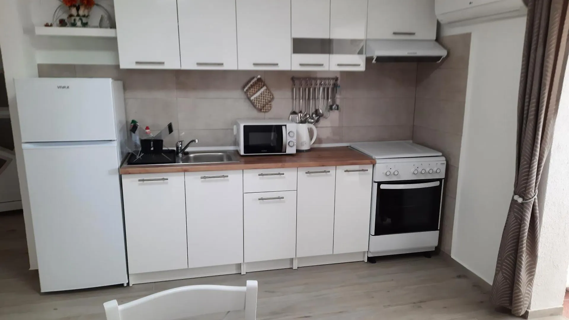 Apartmani Ana-Lora Lopar